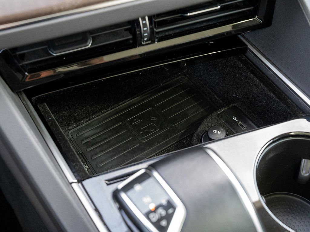 Volkswagen Touareg 3.0 V6 TSI eHybrid Atmosphere 4M - Samsaru's Car Outlet