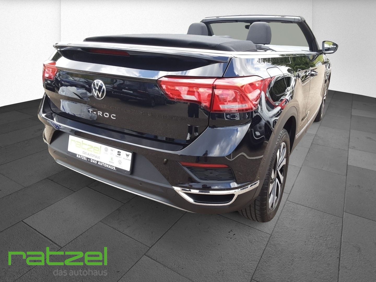 Volkswagen T-Roc 1.5 TSI DSG Active+ - Samsaru's Car Outlet