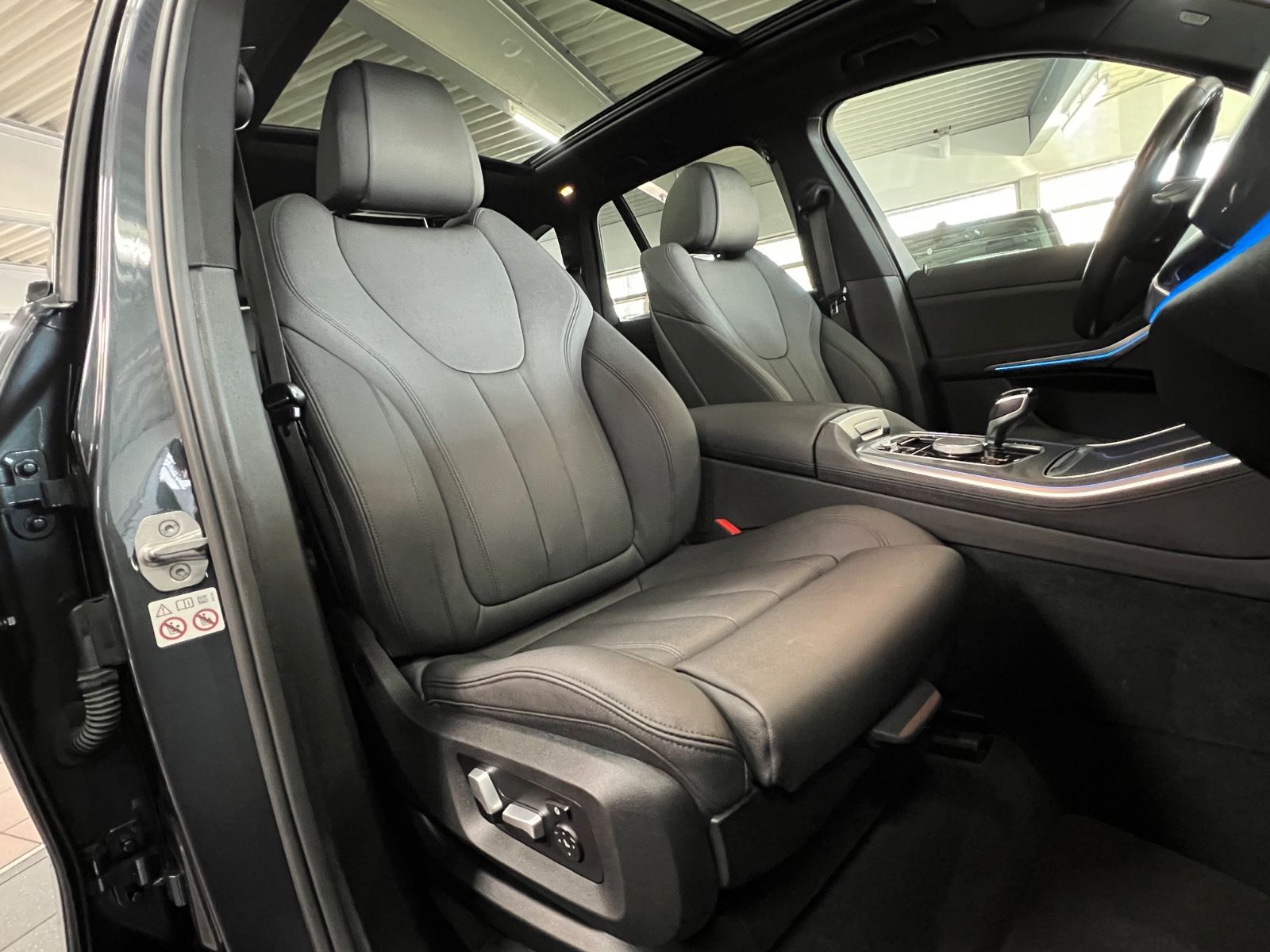 BMW X5 xDrive 45e AHK+HaKa+ACC+HuD+4Z+Pano+Park+LED