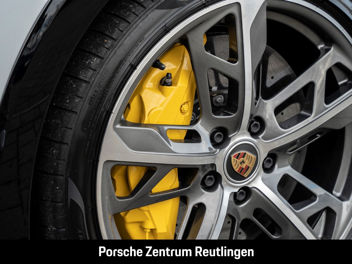 Porsche Taycan Turbo S Cross Turismo InnoDrive Head-Up