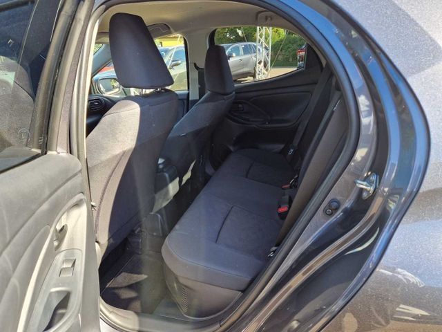 Toyota Yaris Hybrid Team D Safety Paket LED ACC Apple C