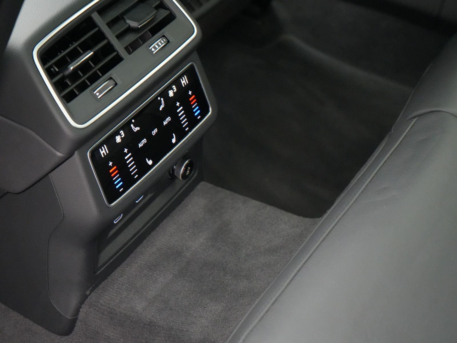 Audi RS6 VIRT PANO B&O LASER MEMORY SHZ RAUTE LEDER