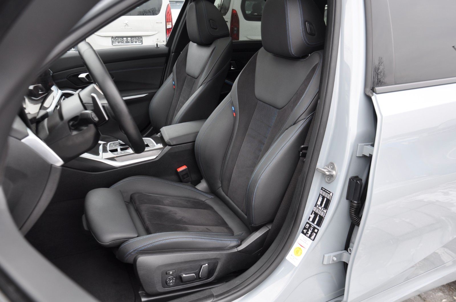BMW 320 d Touring xDrive M Sport STANDH-PANO-CARBON