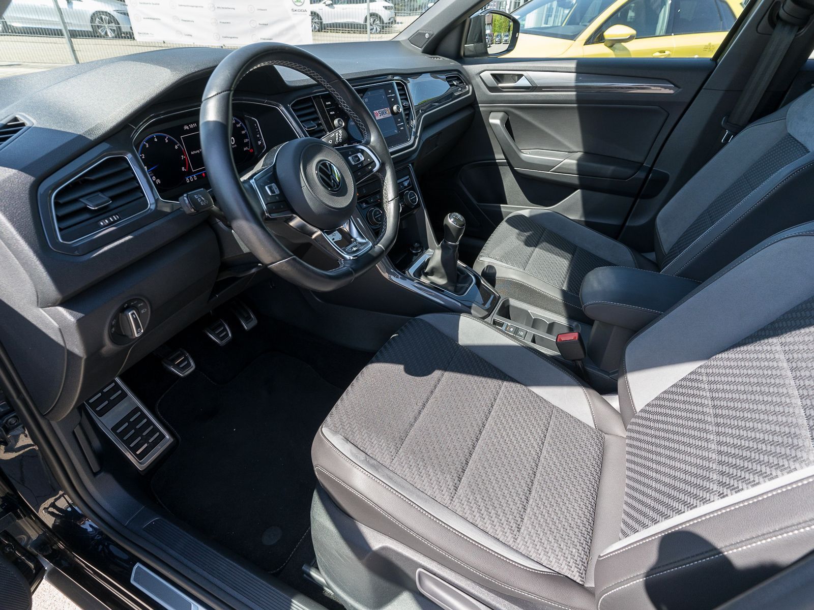 Volkswagen T-Roc R-Line 1.5TSI - Samsaru's Car Outlet