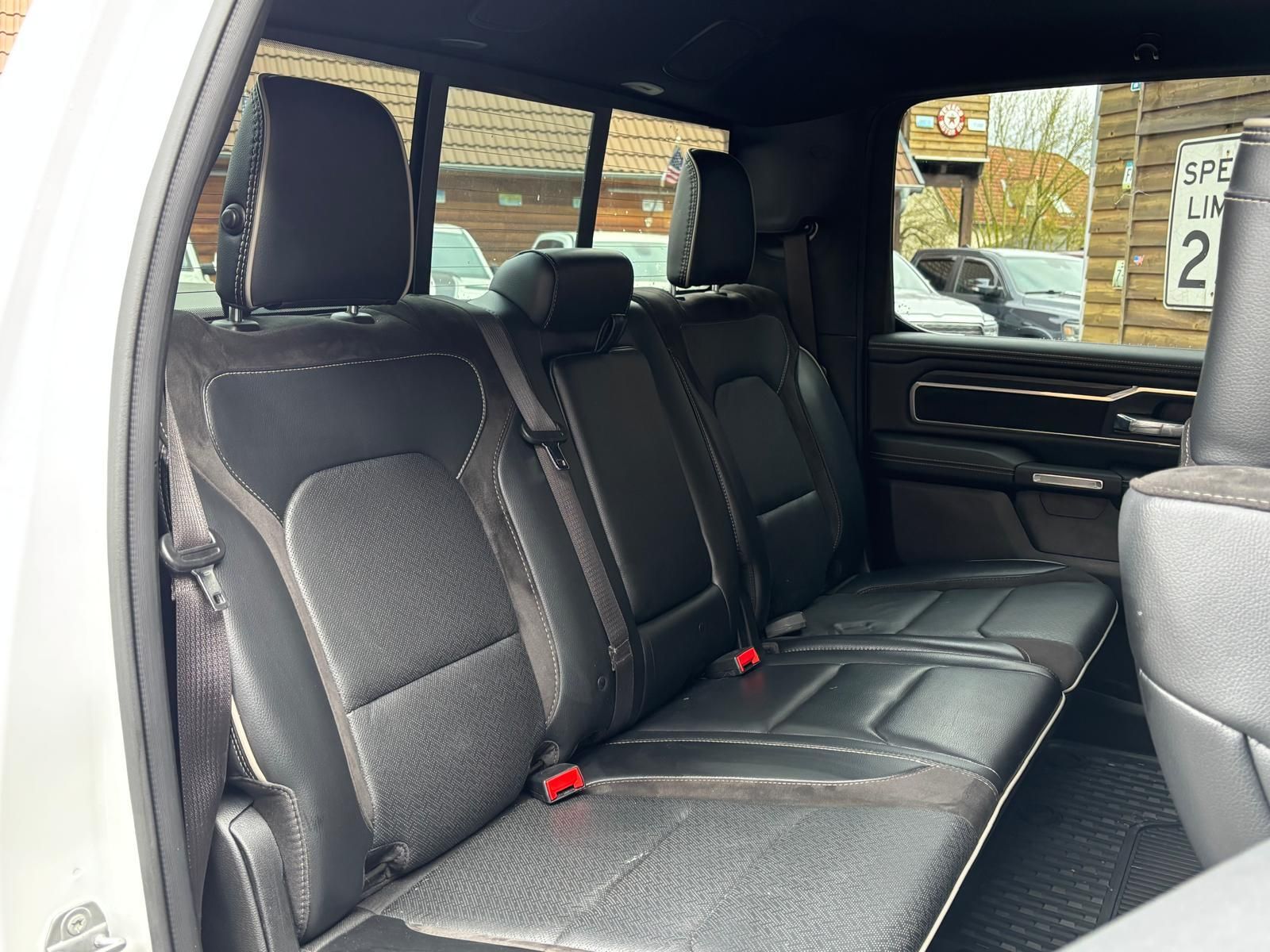 Dodge RAM 1500 Laramie 5.7L 12Zoll Display 4x4 LPG AHK