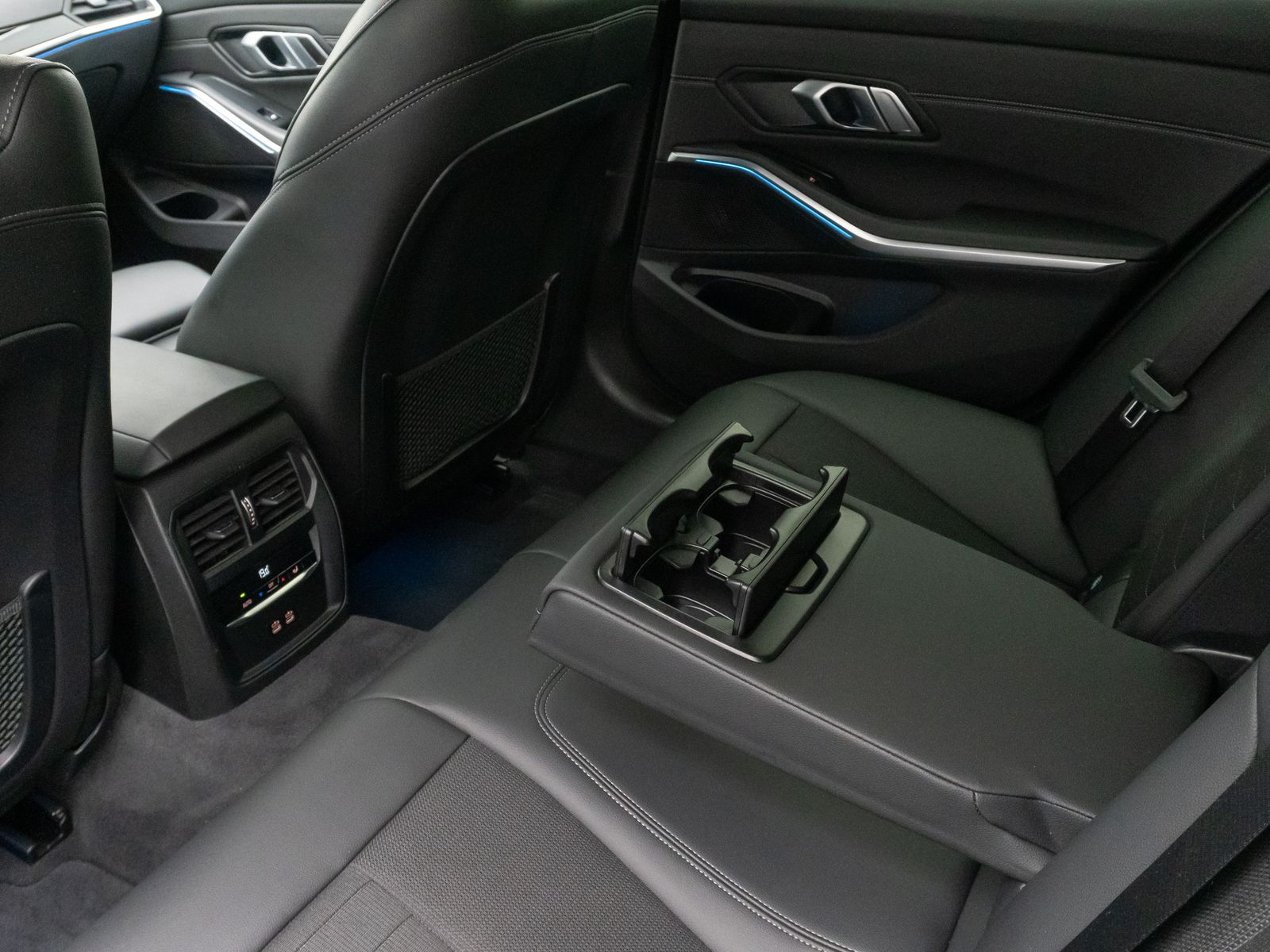 BMW 330e Sport Line - Samsaru's Car Outlet