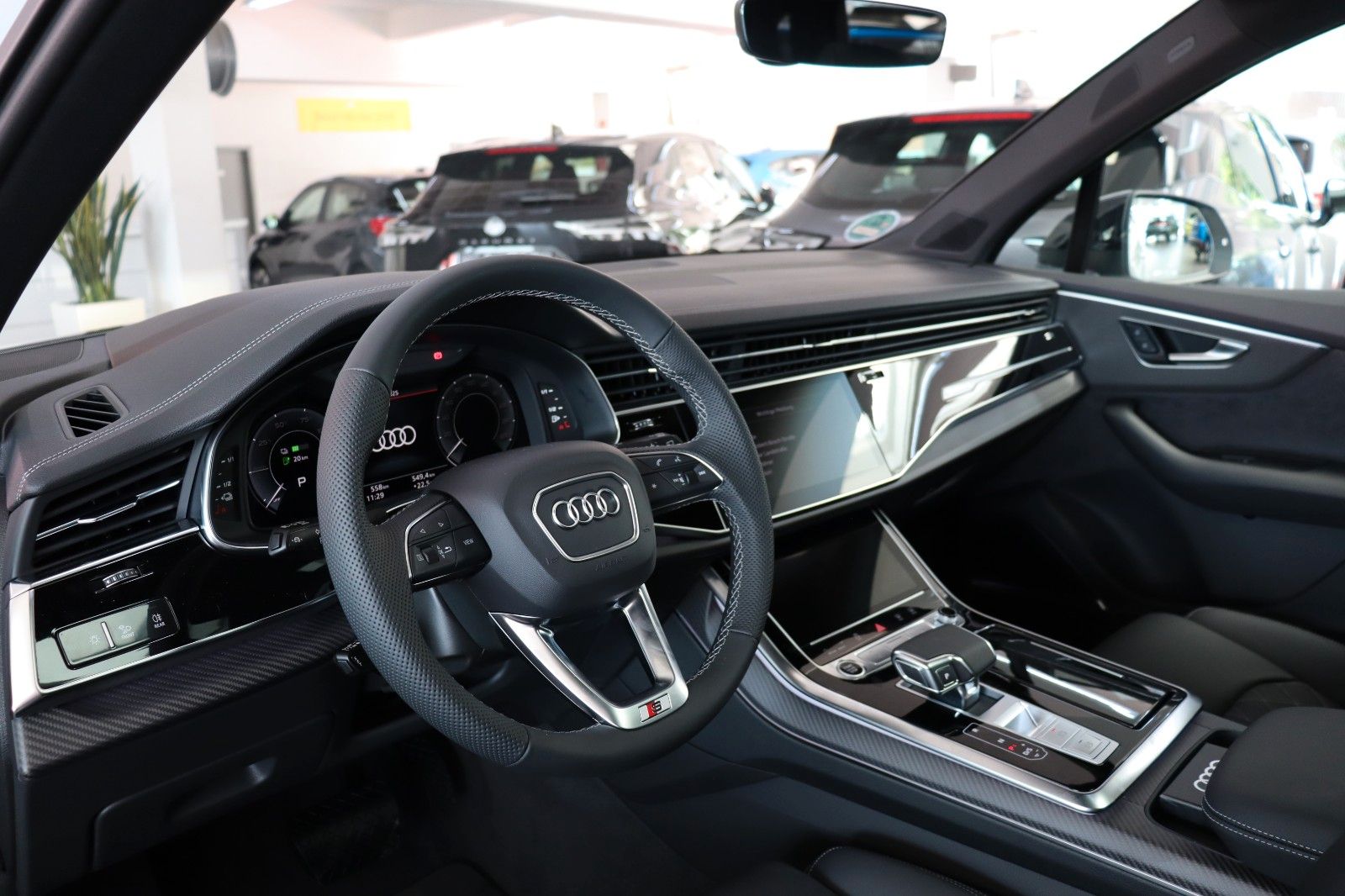 Audi Q7 S line 60 TFSI e quattro PHEV AHK Panoram 5JG