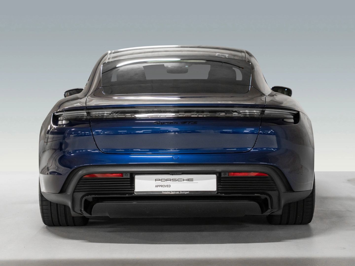 Porsche Taycan GTS InnoDrive Burmester Beifahrerdisplay