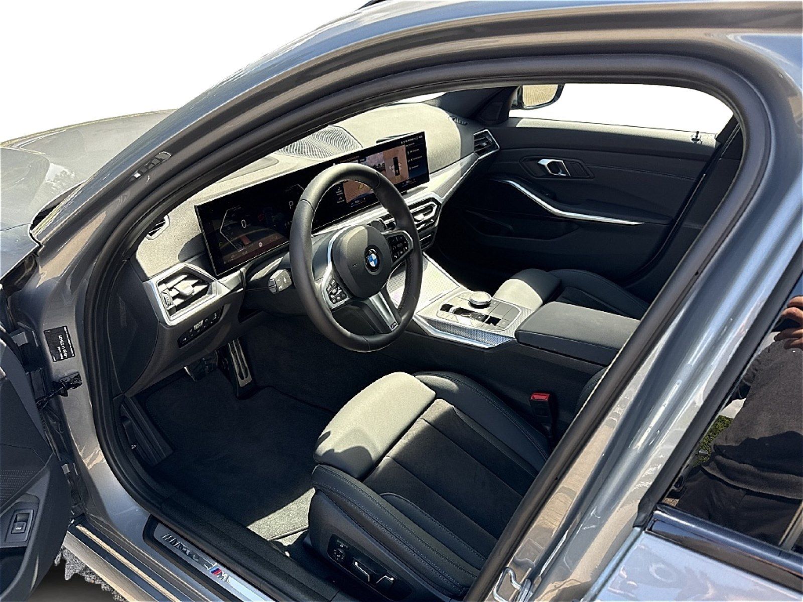 BMW 320d xDrive Touring AHK 360° HEAD-UP RFK HIFI BT