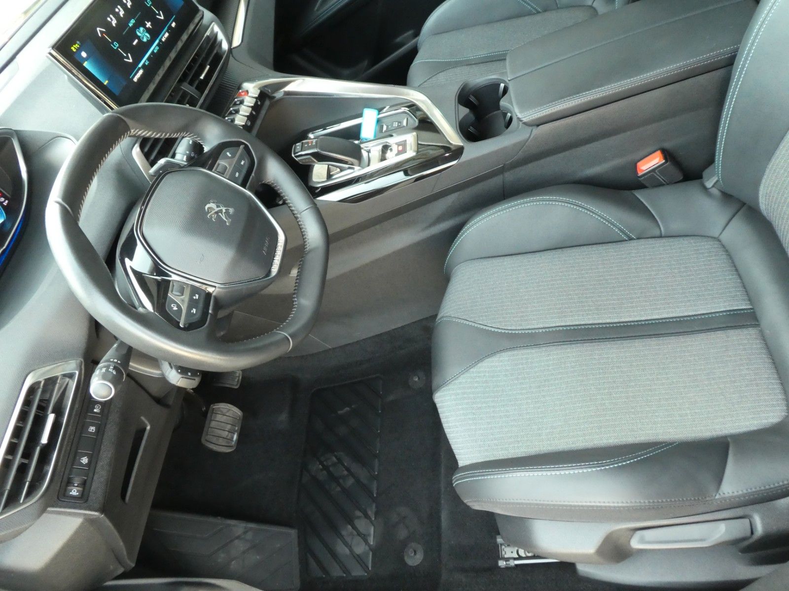 Peugeot 3008 Hybrid 225 Allure, Kamera, Klima, Navi, SHZ