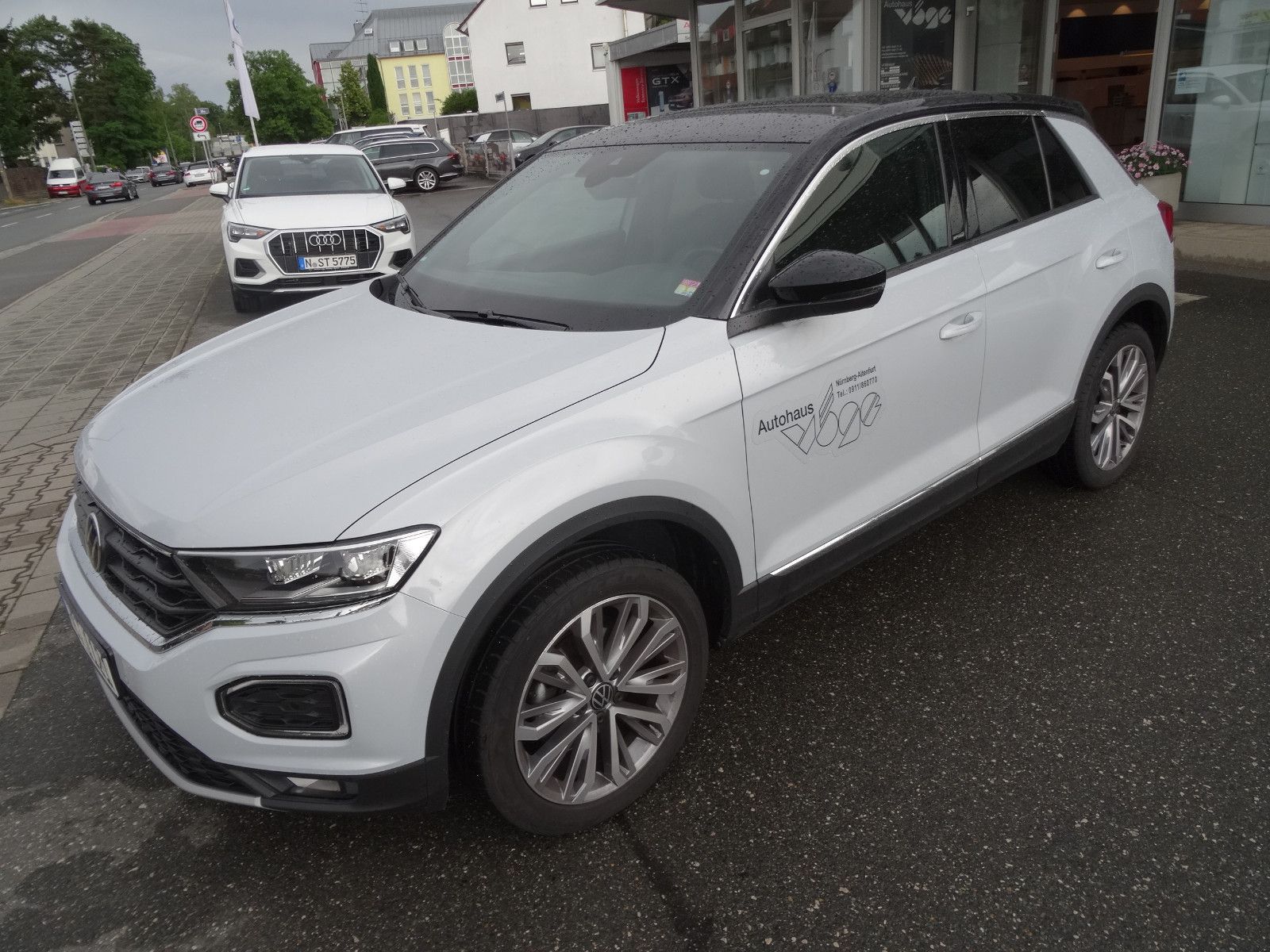 Volkswagen T-Roc 1.5 TSI DSG ACTIVE - Samsaru's Car Outlet