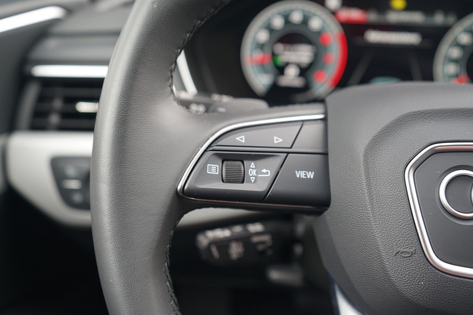 Audi A4 Avant 40 quattro S-Line - Samsaru's Car Outlet