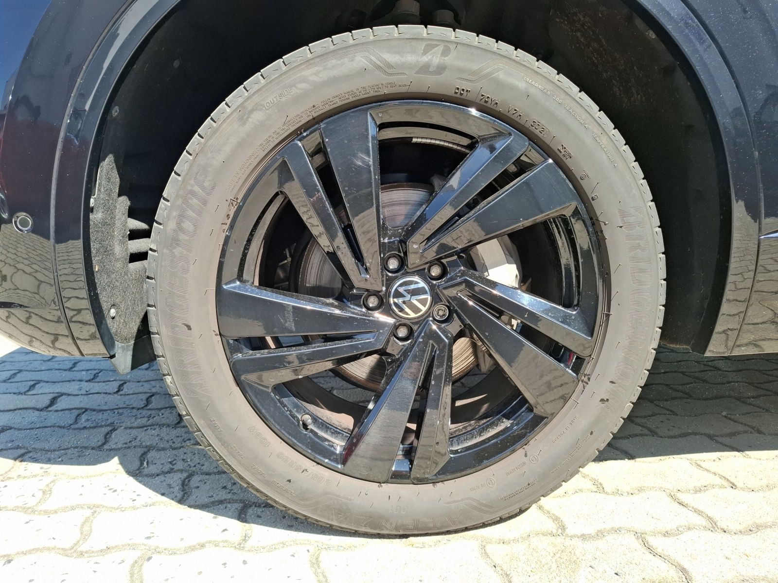 Volkswagen Touareg TDI R-Line 4M - Samsaru's Car Outlet