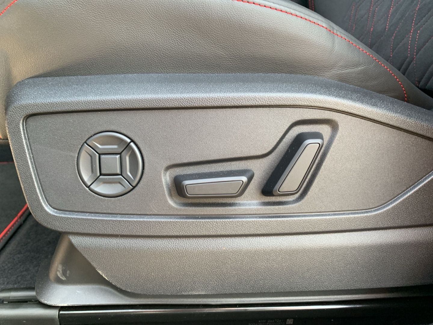 Audi Q5 TFSI quattro Stronic+edition one - Samsaru's Car Outlet