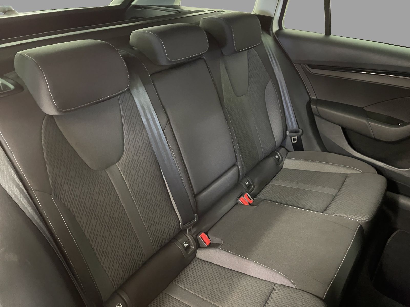 Skoda Octavia Combi 1.0 TSI Clever - Samsaru's Car Outlet
