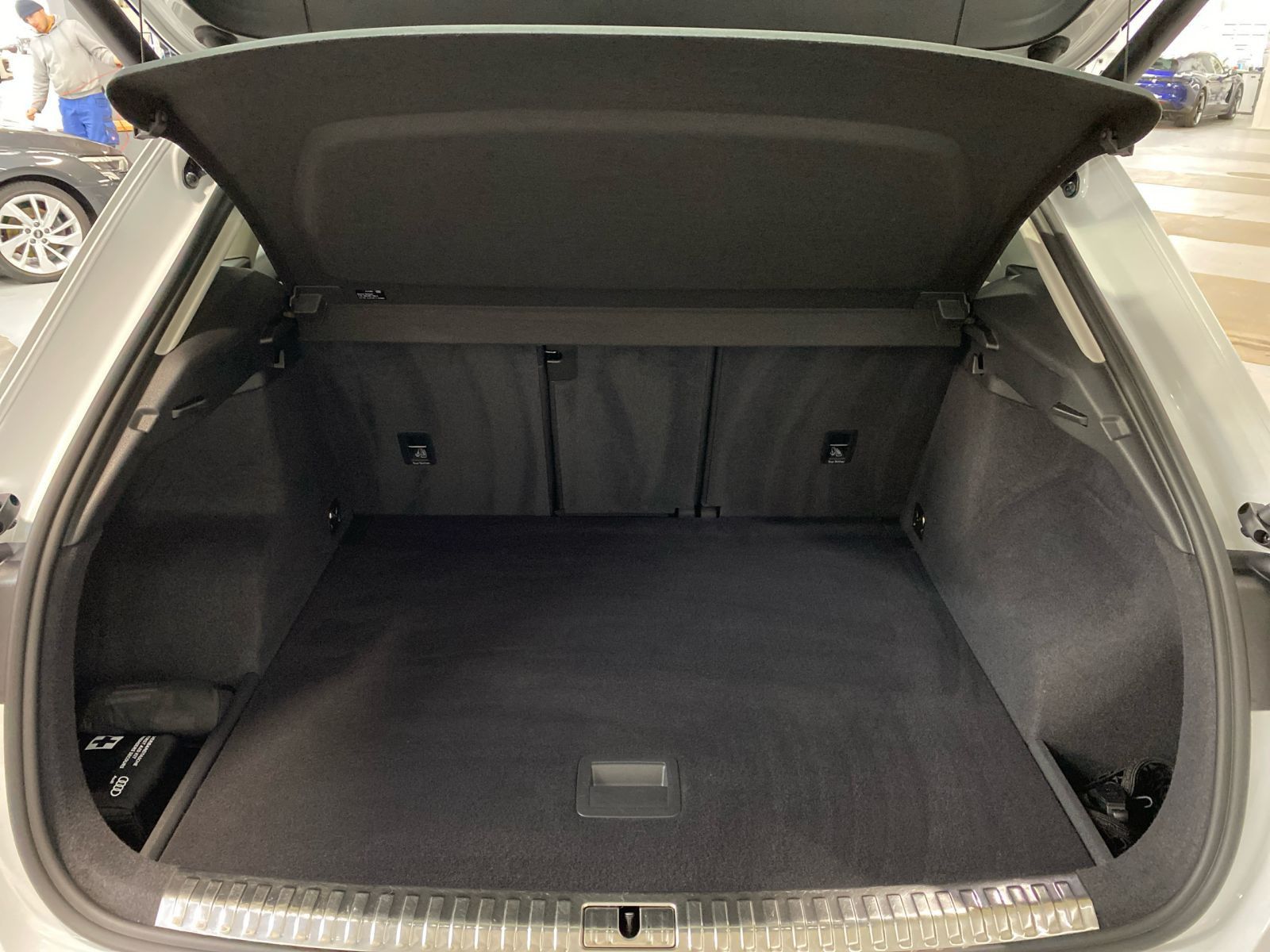 Audi Q3 35 TDI quattro - Samsaru's Car Outlet