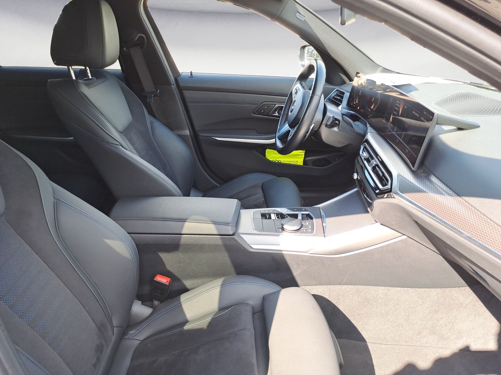 BMW 320d Touring M Sport Shadow - Samsaru's Car Outlet