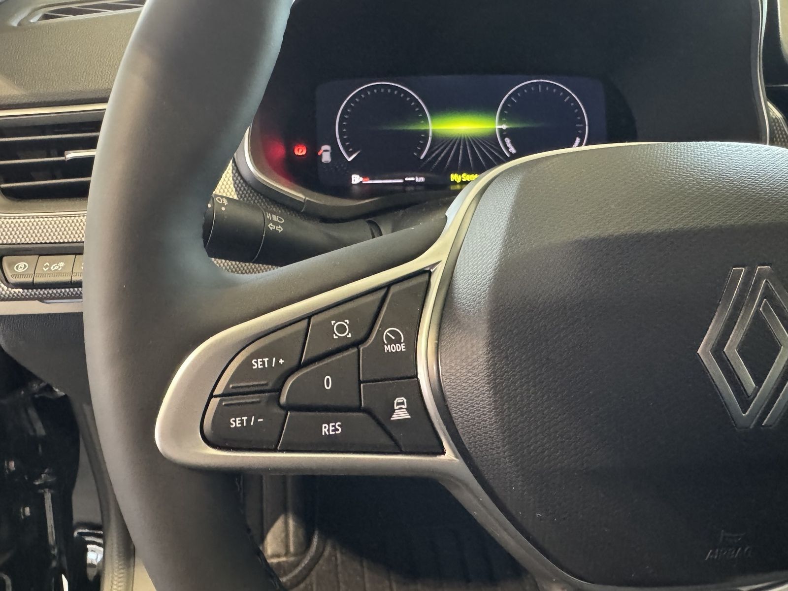 Renault Arkana TECHNO E-Tech Full Hybrid - Samsaru's Car Outlet
