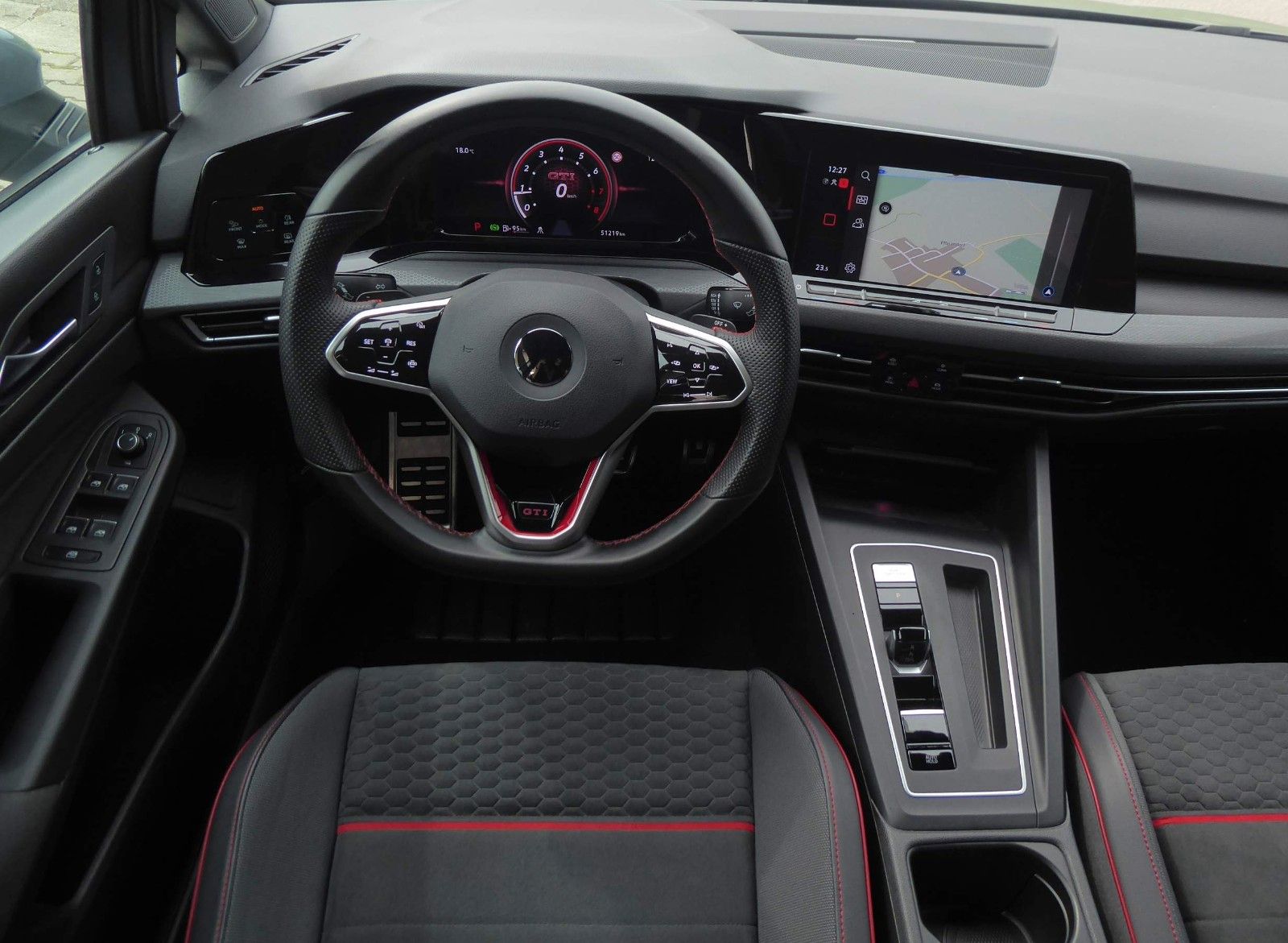 Volkswagen Golf VIII GTI Clubsport - Samsaru's Car Outlet