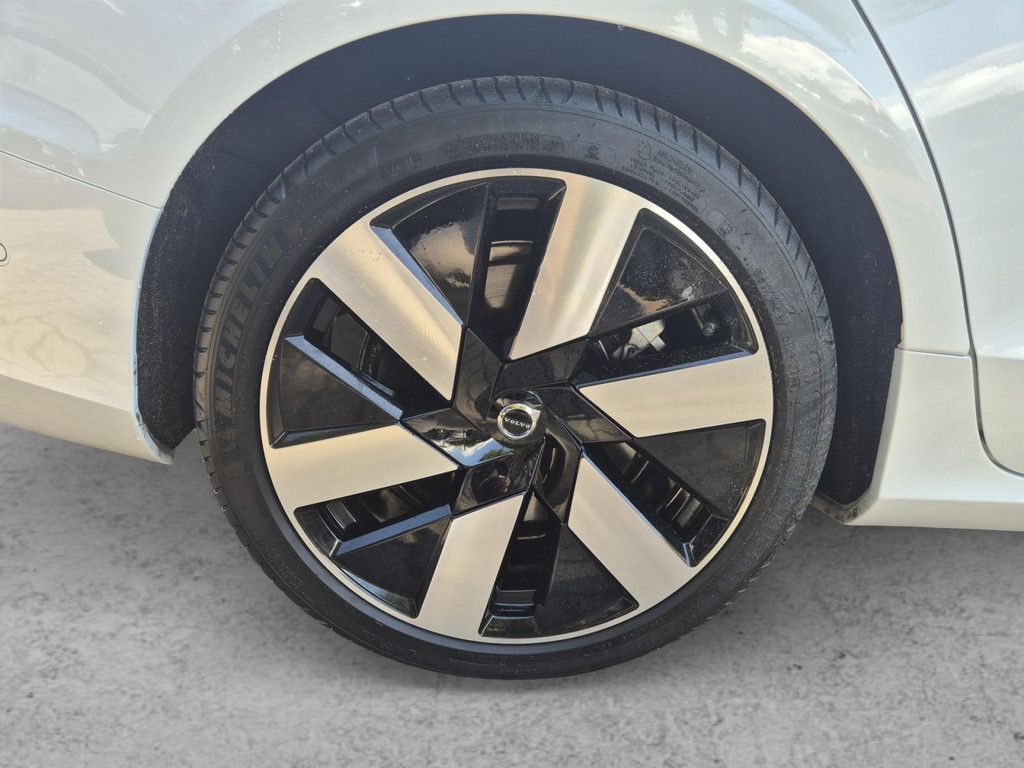 Volvo S60 T8 Ultimate Dark Recharge Plug-In Hybrid AWD