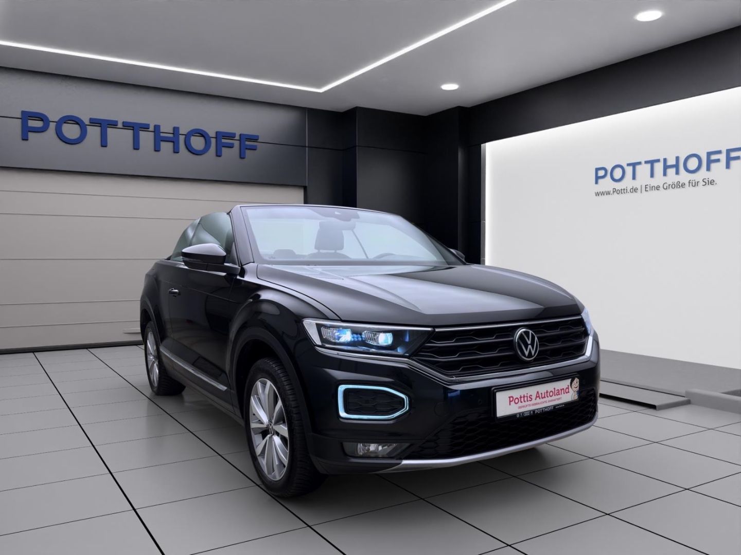 Volkswagen T-Roc 1.0 TSI STYLE - Samsaru's Car Outlet