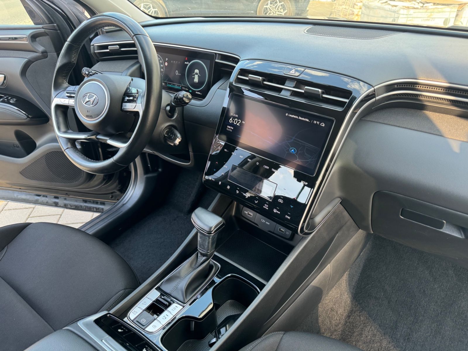 Hyundai Tucson Select Mild-Hybrid 2WD - Samsaru's Car Outlet