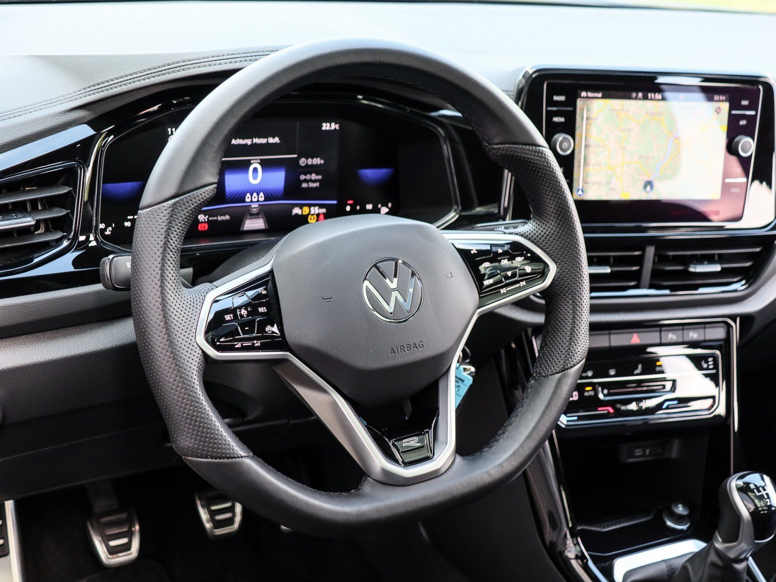 Volkswagen T-Roc R-Line 1.5 TSI - Samsaru's Car Outlet