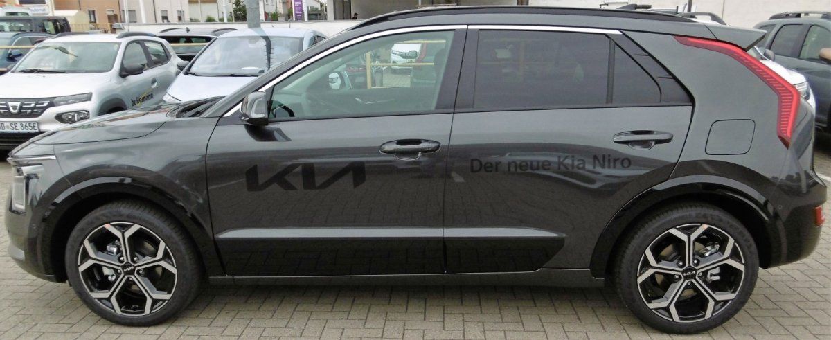 Kia Niro Spirit 1.6 Hybrid - Samsaru's Car Outlet