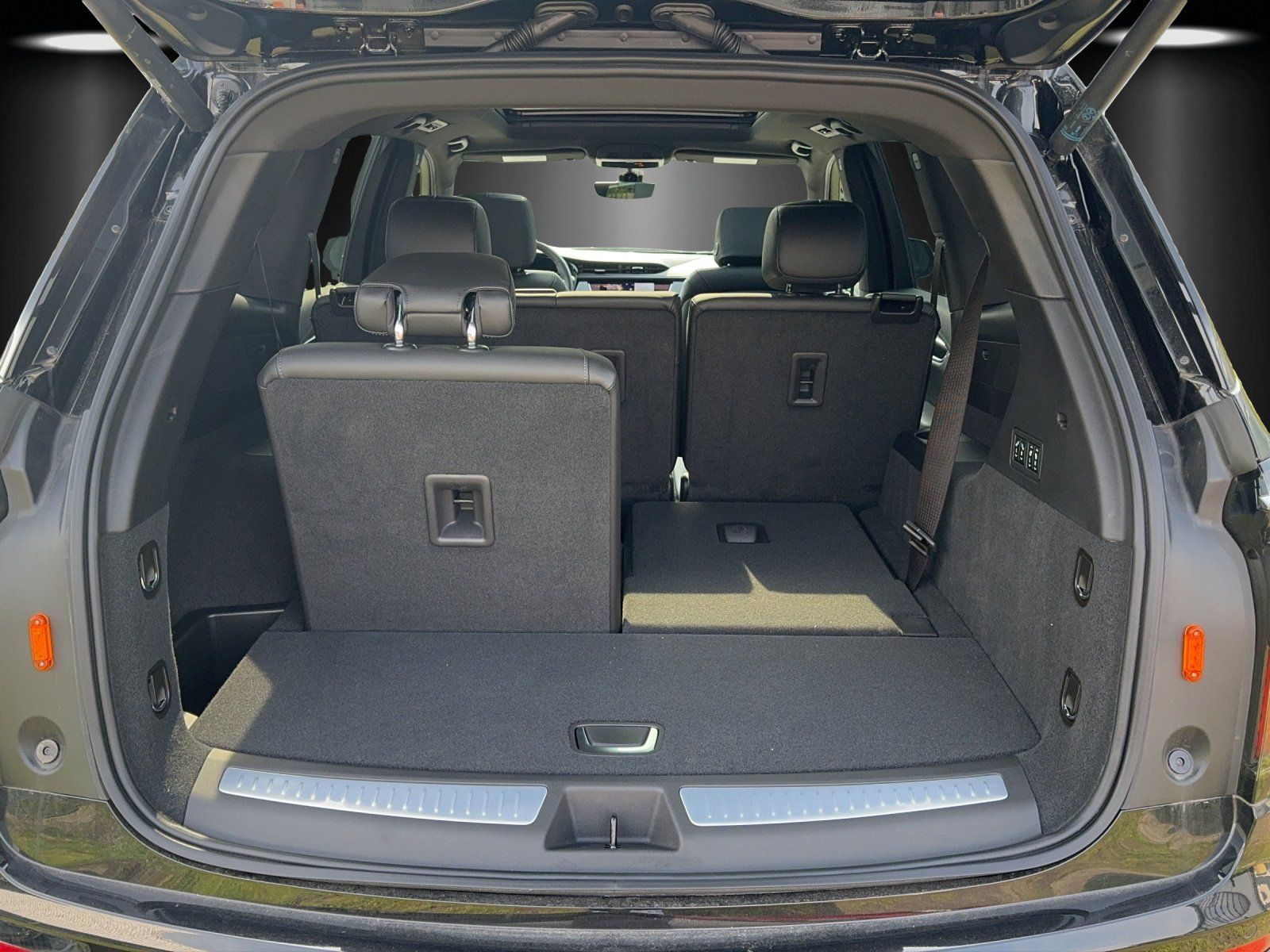 Cadillac XT6 Sport 3.6 AWD 7-SITZE/AHK/BELÜFTUNG/PANO/NAV