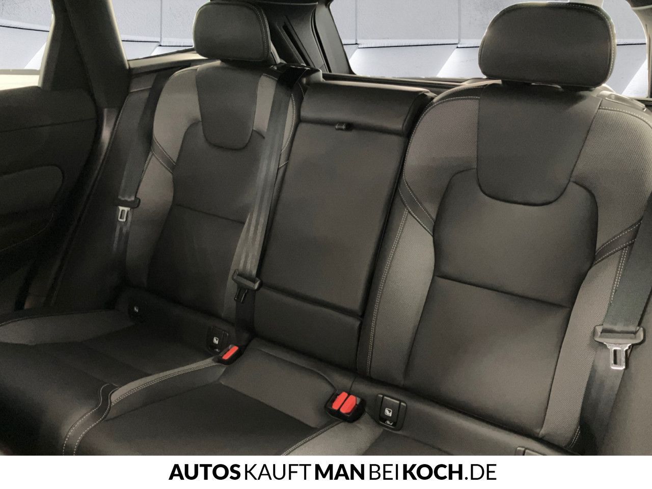 Volvo XC60 B5 AWD PlusDark ACC BLIS AHK 4xSHz VLED H&K