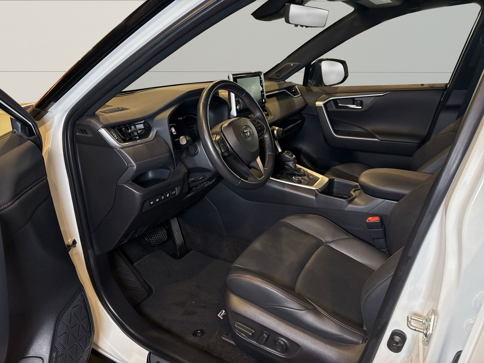Toyota RAV4 2.5 Hybrid PlugIn Style - Samsaru's Car Outlet