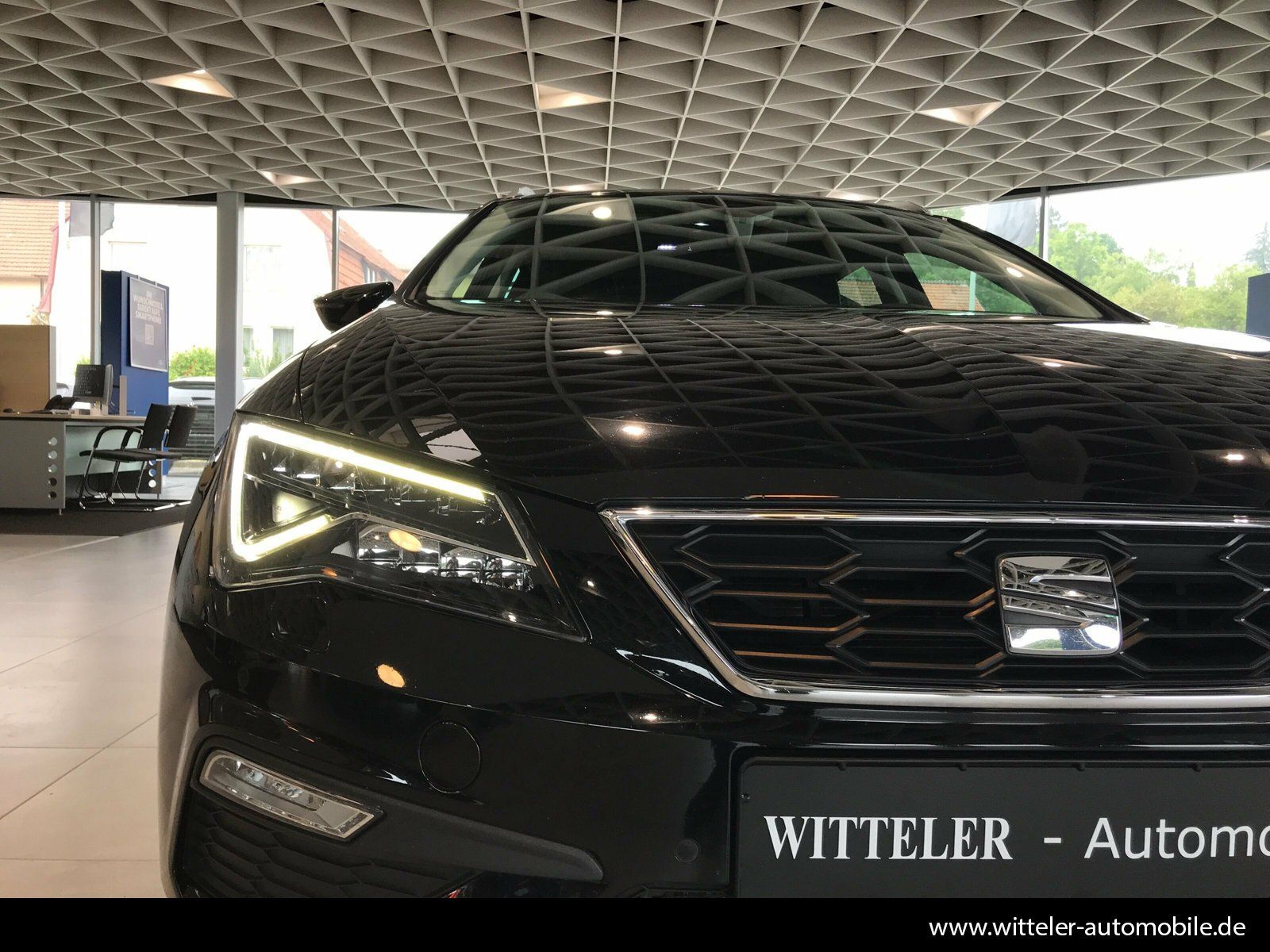 Seat Leon ST 1.5 TSI FR Black - Samsaru's Car Outlet