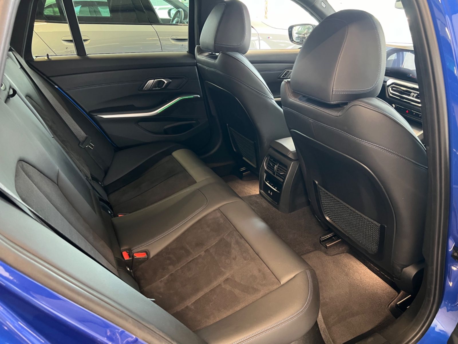 BMW 320 d xDrive M Sport - Samsaru's Car Outlet