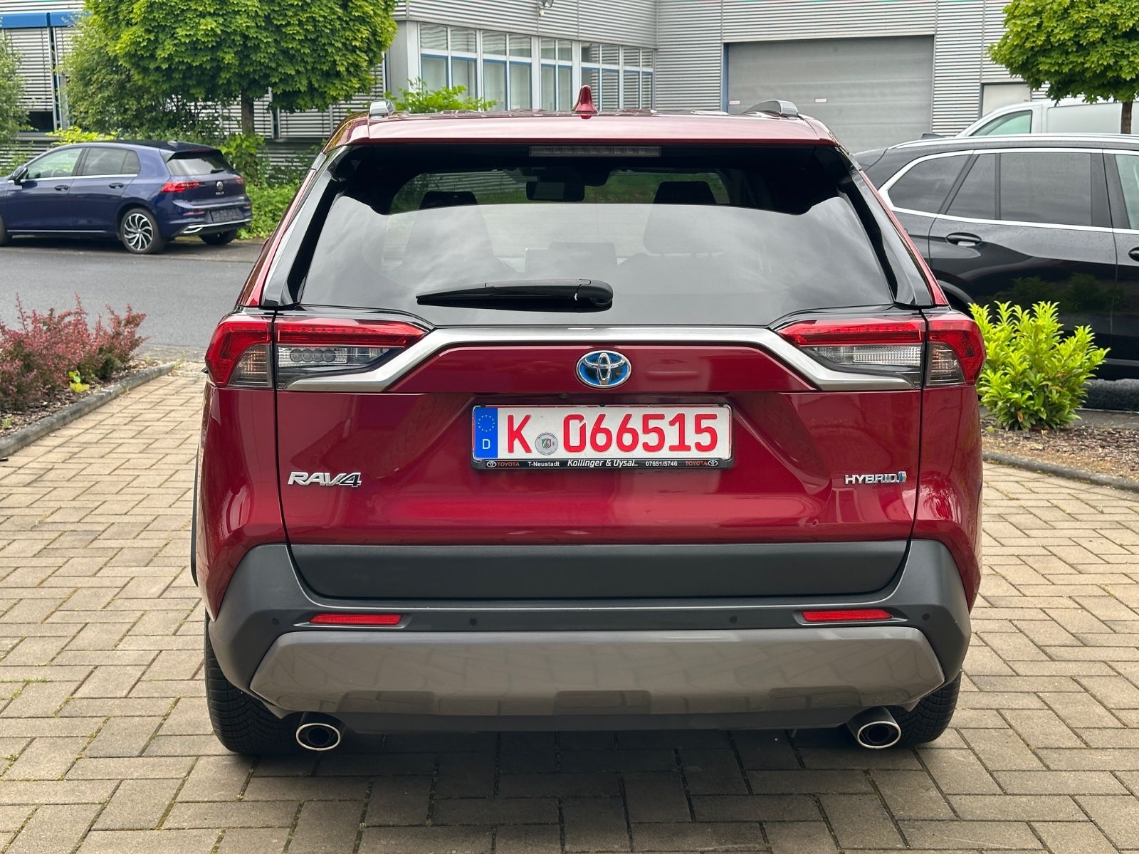Toyota RAV 4 2.5 Hybrid 4x4 - Samsaru's Car Outlet