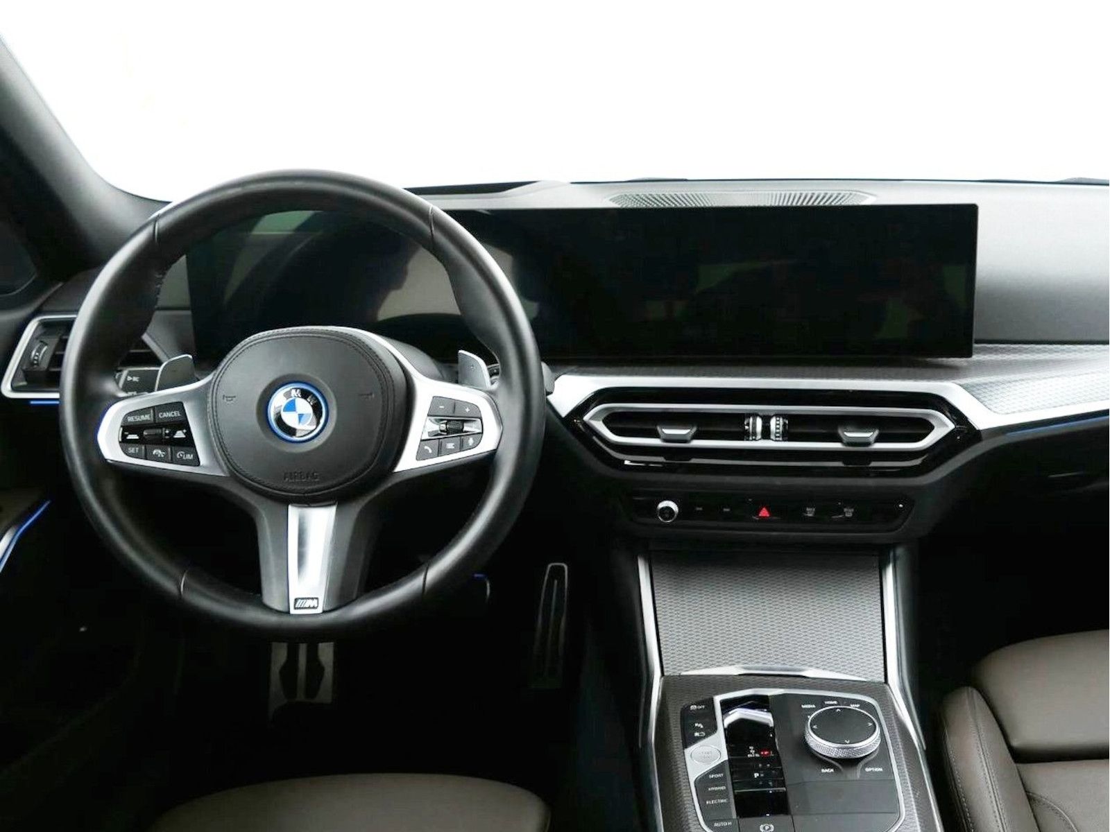 BMW 330e M Sport - Samsaru's Car Outlet