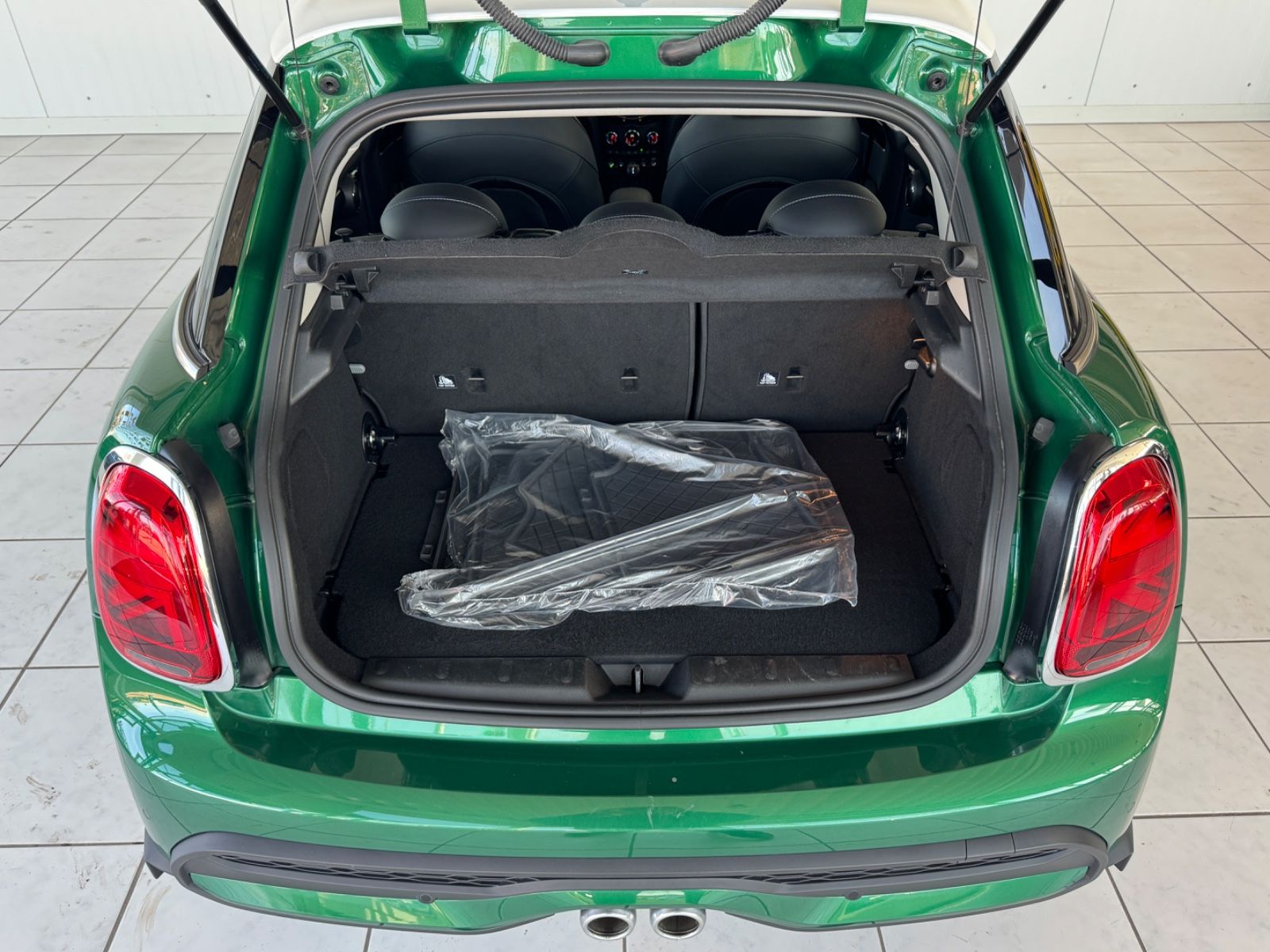 MINI Cooper S Classic - Samsaru's Car Outlet