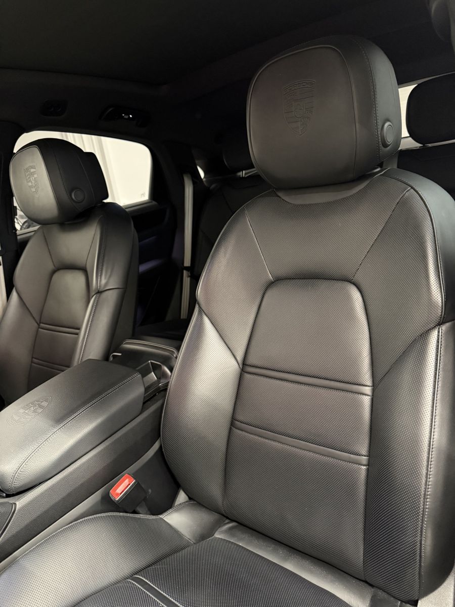 Porsche Cayenne Coupé Platinum Edition, Approved, FULL