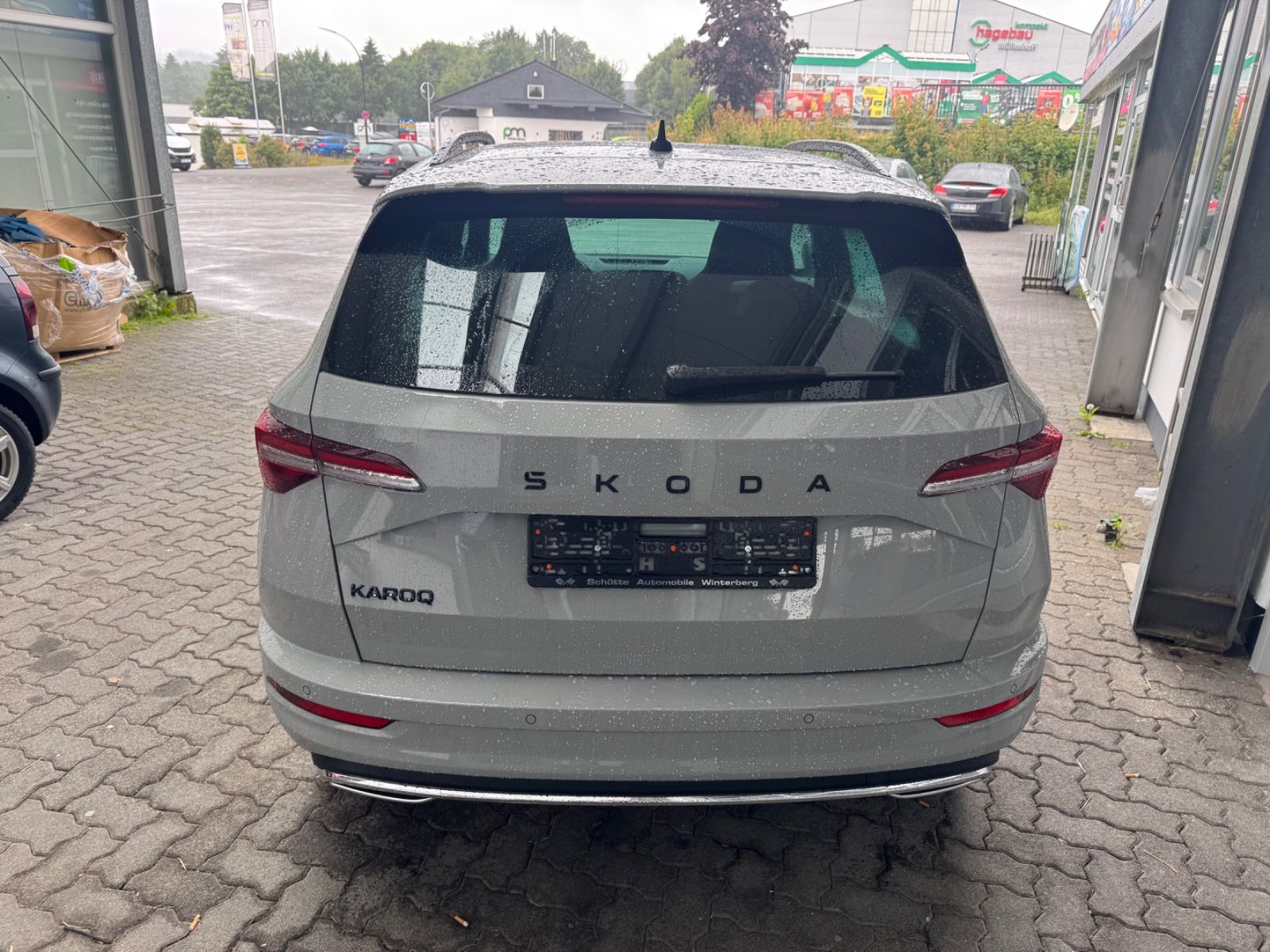 Skoda Karoq Sportline 1,5TSI DSG, Pano,AHK,19,360°,5Ja