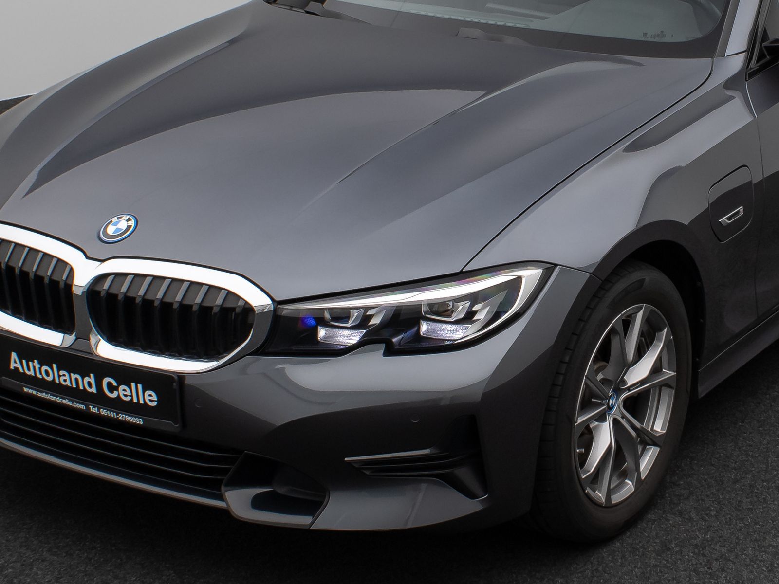 BMW 320e Sport Line - Samsaru's Car Outlet