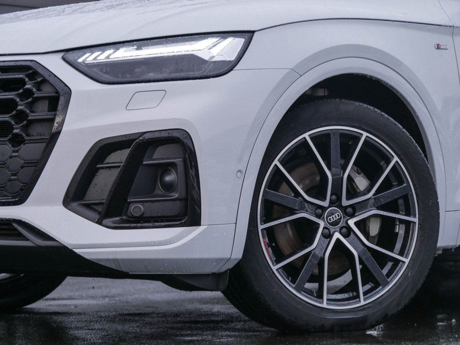 Audi Q5 55 TFSI e S line Black Pano Luft B&O AHK