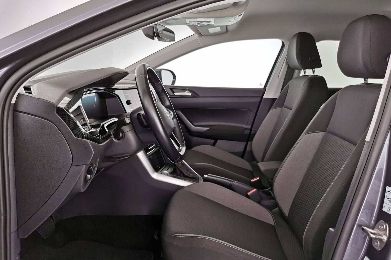 Volkswagen Taigo 1.0 TSI Life - Samsaru's Car Outlet