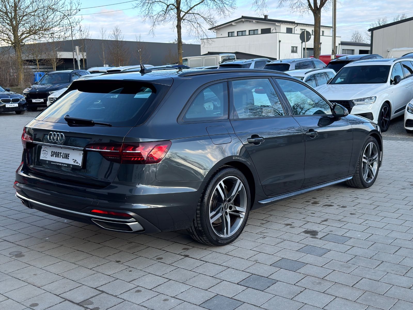 Audi A4 Av.40 TDI advanced S-Tr. - Samsaru's Car Outlet