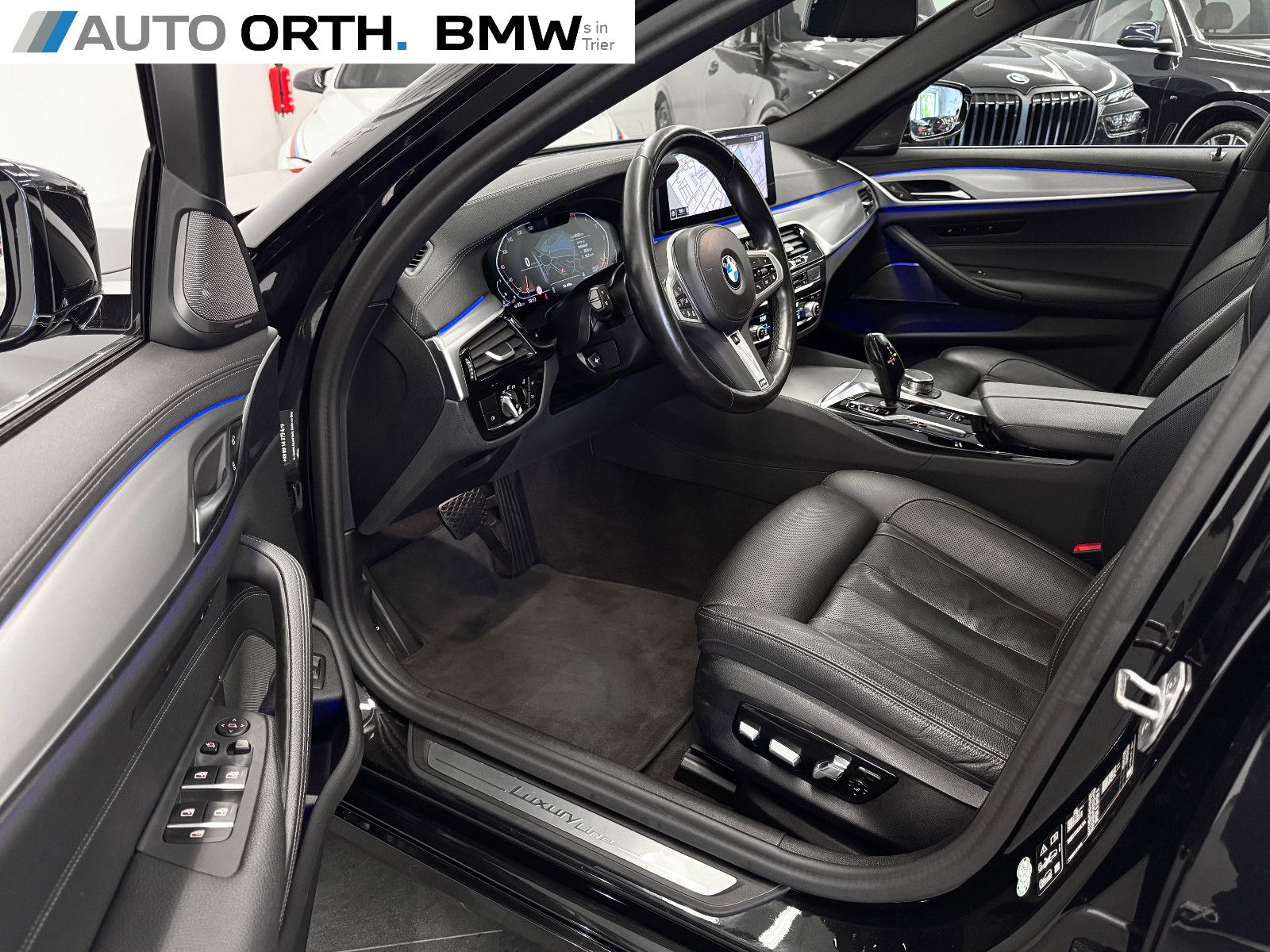 BMW 530d xDrive Touring PANO ST-HZG MASSAGE SITZLÜFT