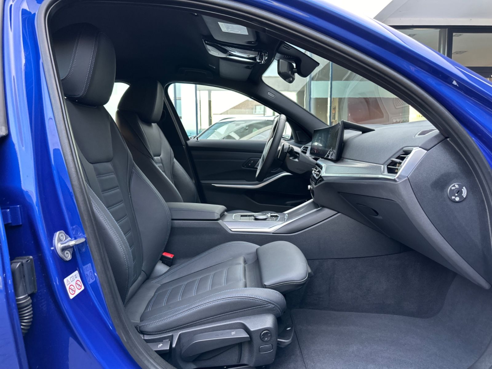 BMW 330 e xDrive Touring M Sport - Samsaru's Car Outlet