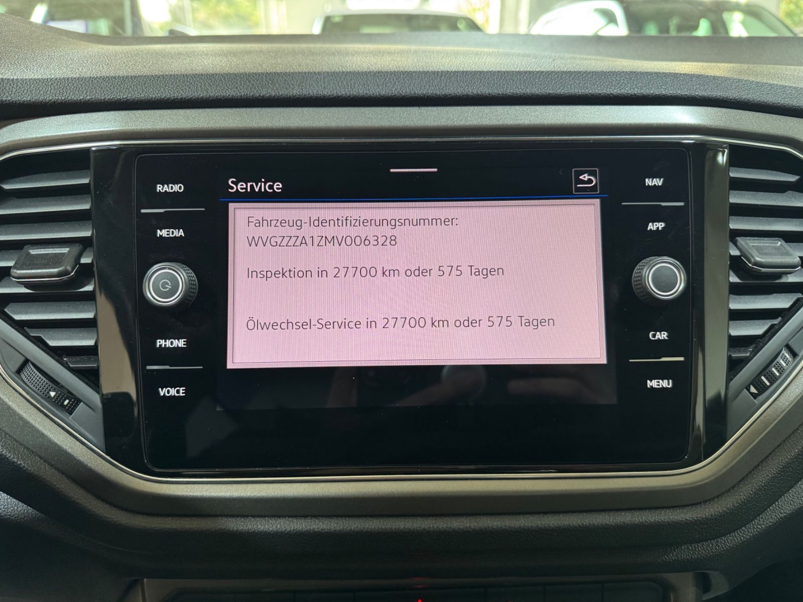 Volkswagen T-Roc Style 1.5 TSI - Samsaru's Car Outlet