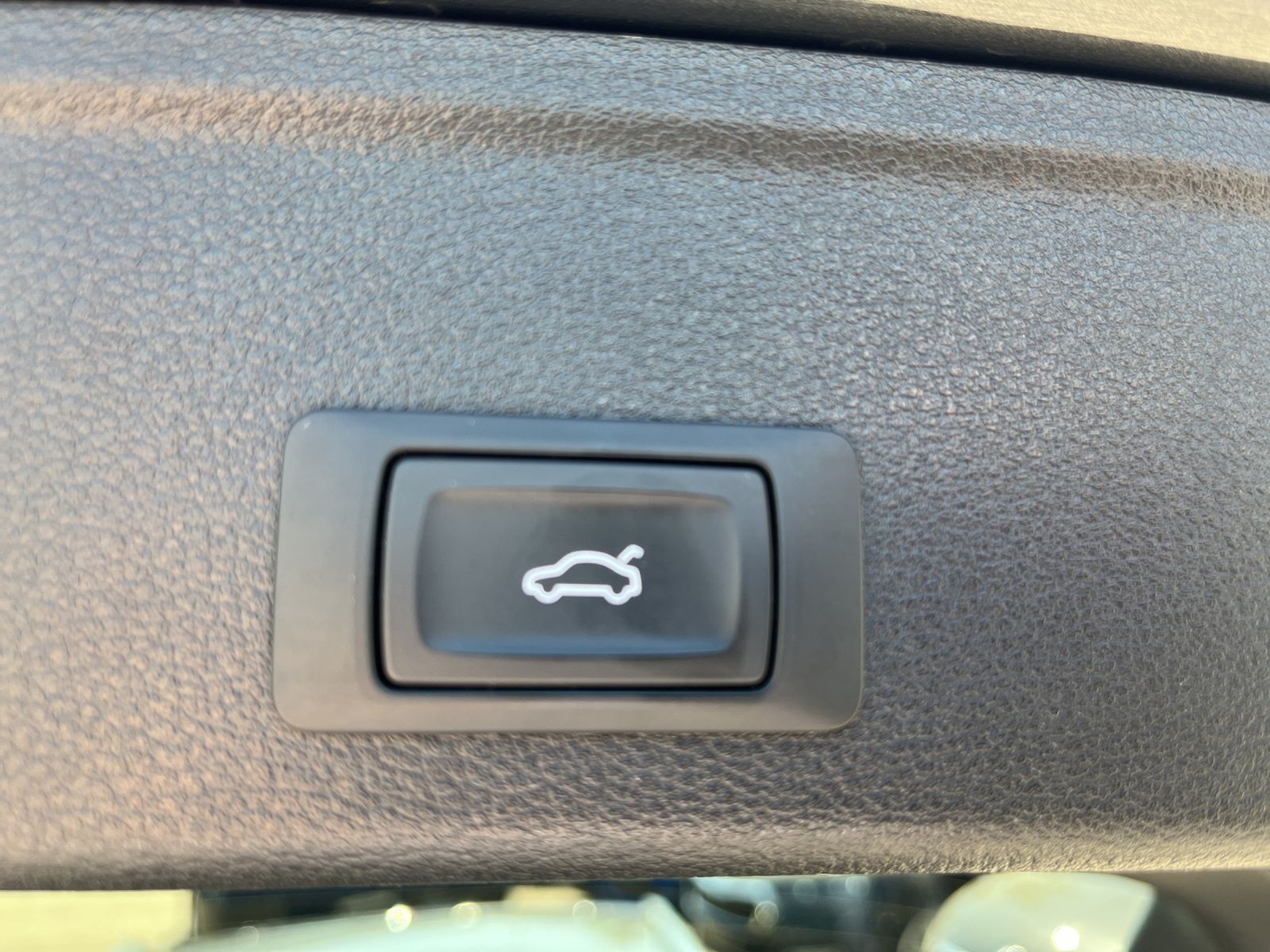 Audi A4 Avant 40 TDI S Line - Samsaru's Car Outlet