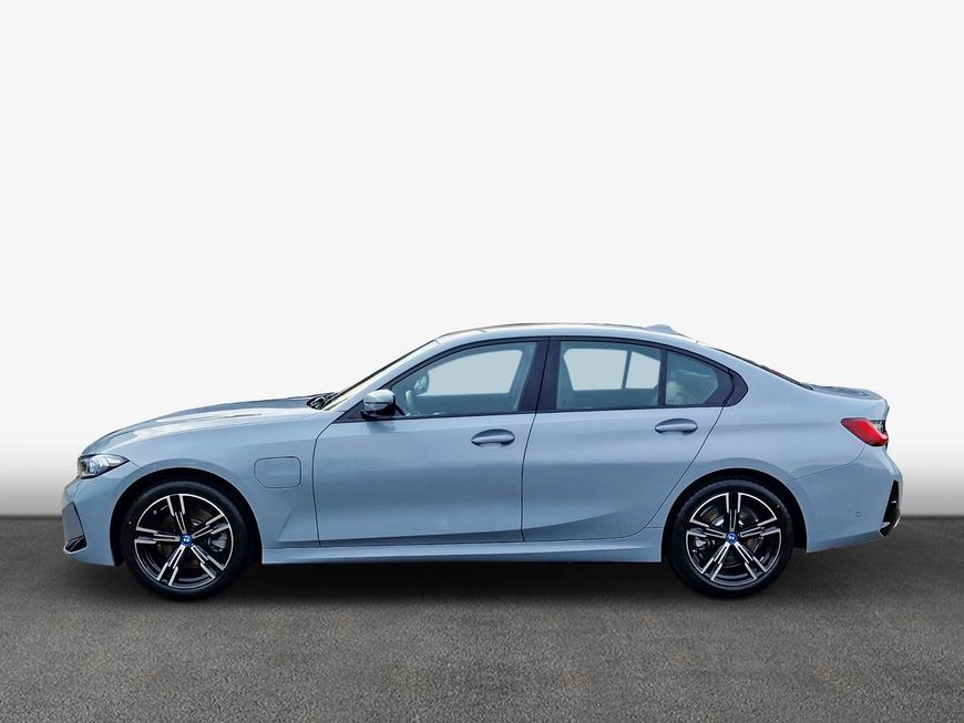 BMW 330e xDrive Aut. - Samsaru's Car Outlet