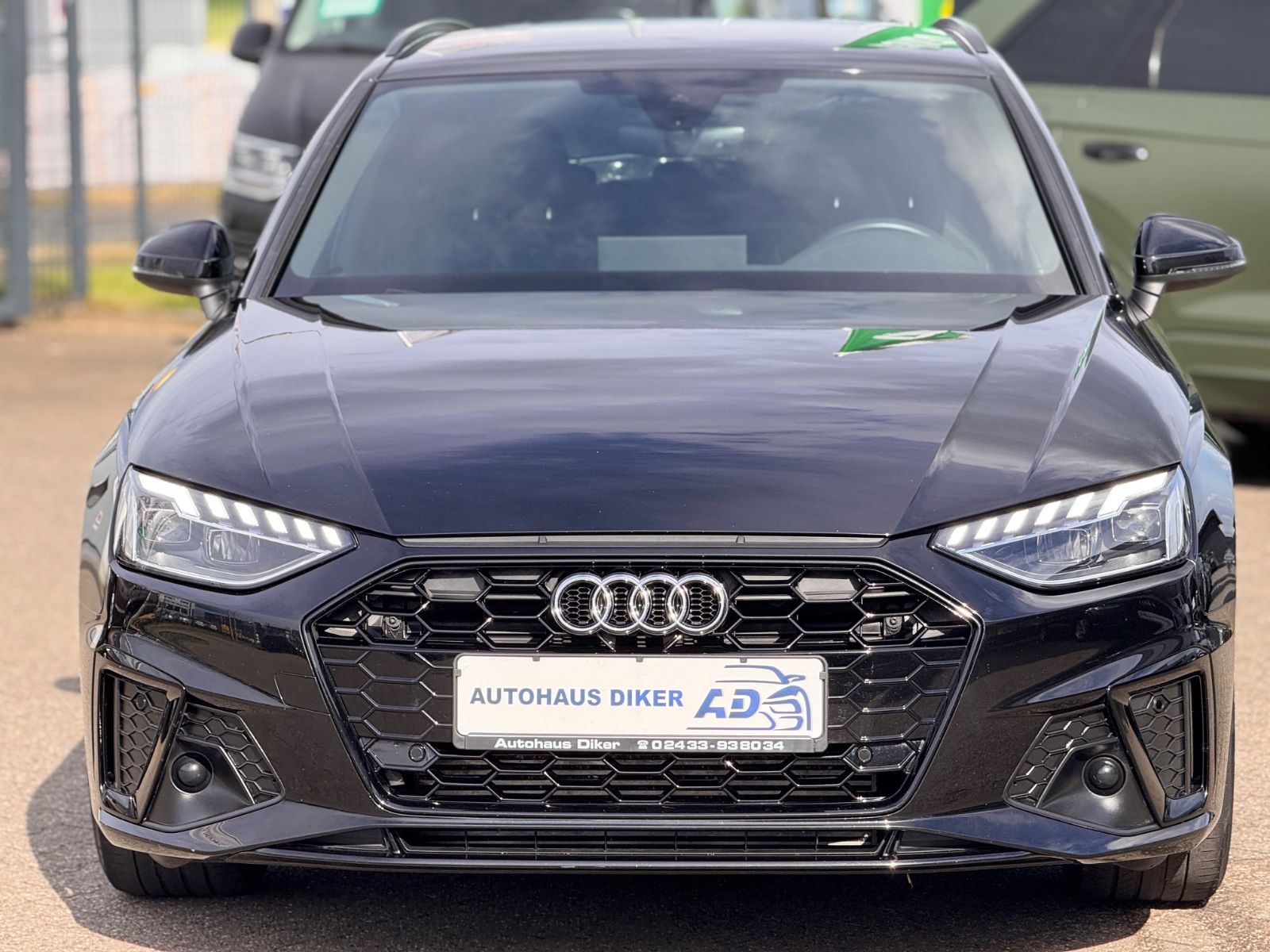 Audi A4 Avant 40 TFSI S line - Samsaru's Car Outlet