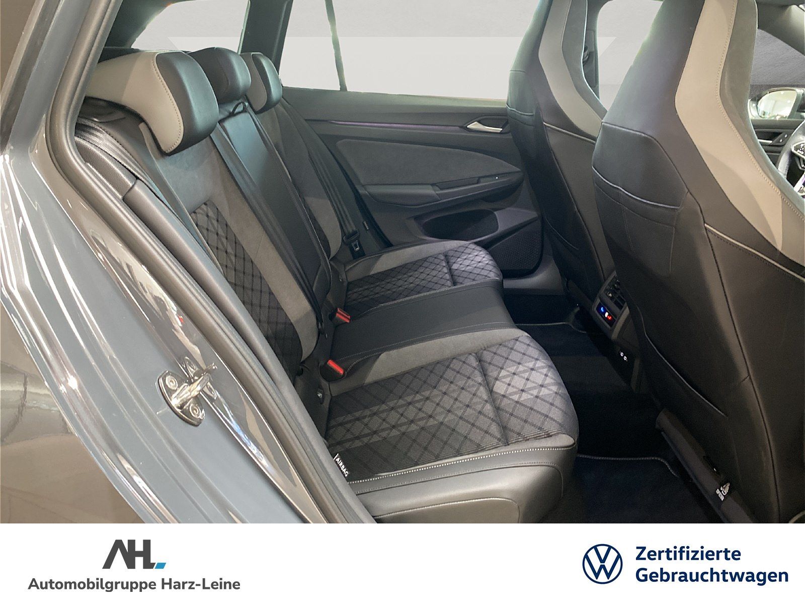 Volkswagen Golf Variant VIII 2.0 TDI R-Line - Samsaru's Car Outlet