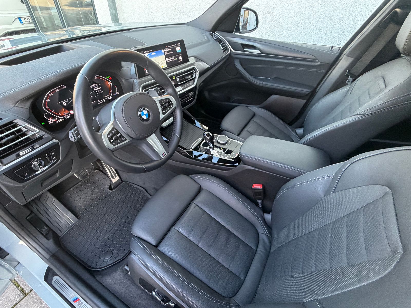 BMW X3 xDrive20d M Sport (AHK,Pano,20",Memory)